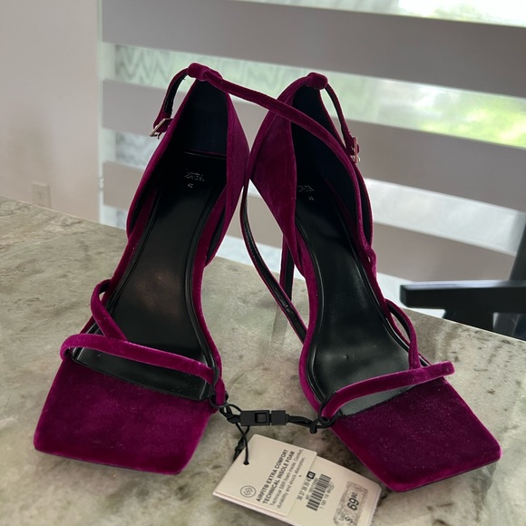Brand new with tag, Zara velvet magenta sandals, size:10 - Picture 2 of 4